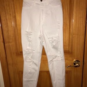 👖White high waisted ripped denim jeans